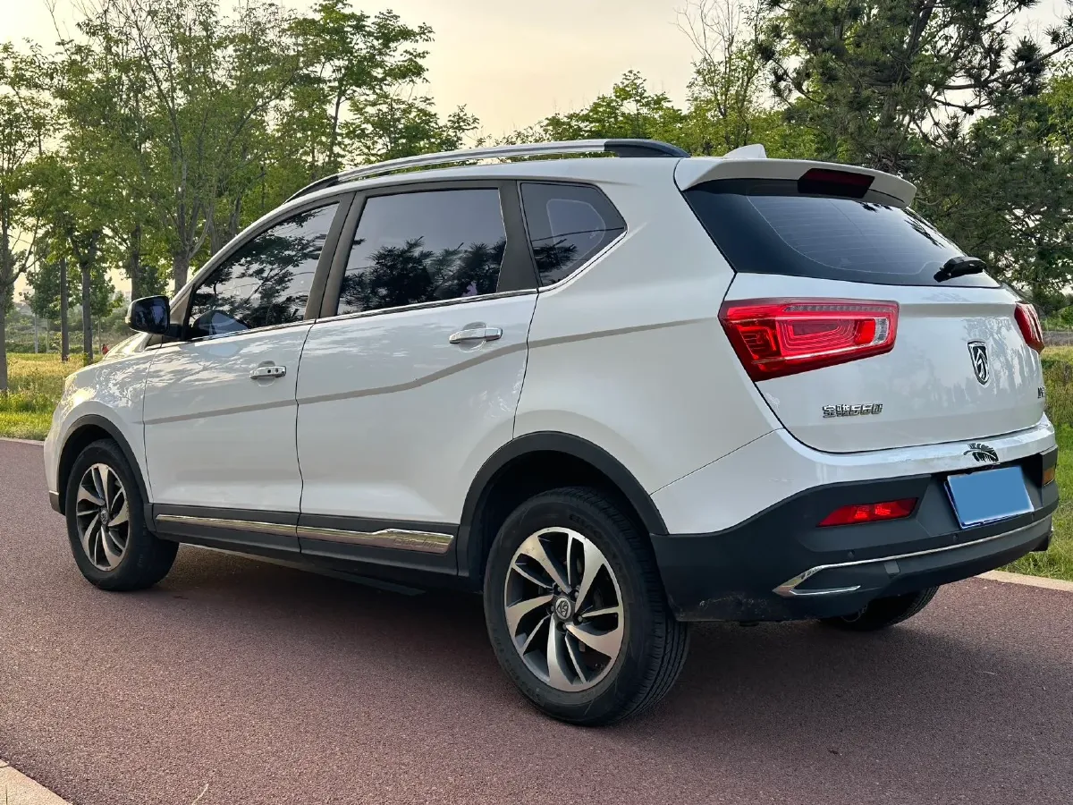 2017 BaoJun 560 1.5T 150HP L4 6DCT,autocango,china used car exporter,china ev exporter,chinese used car exporter,chinese used ev exporter