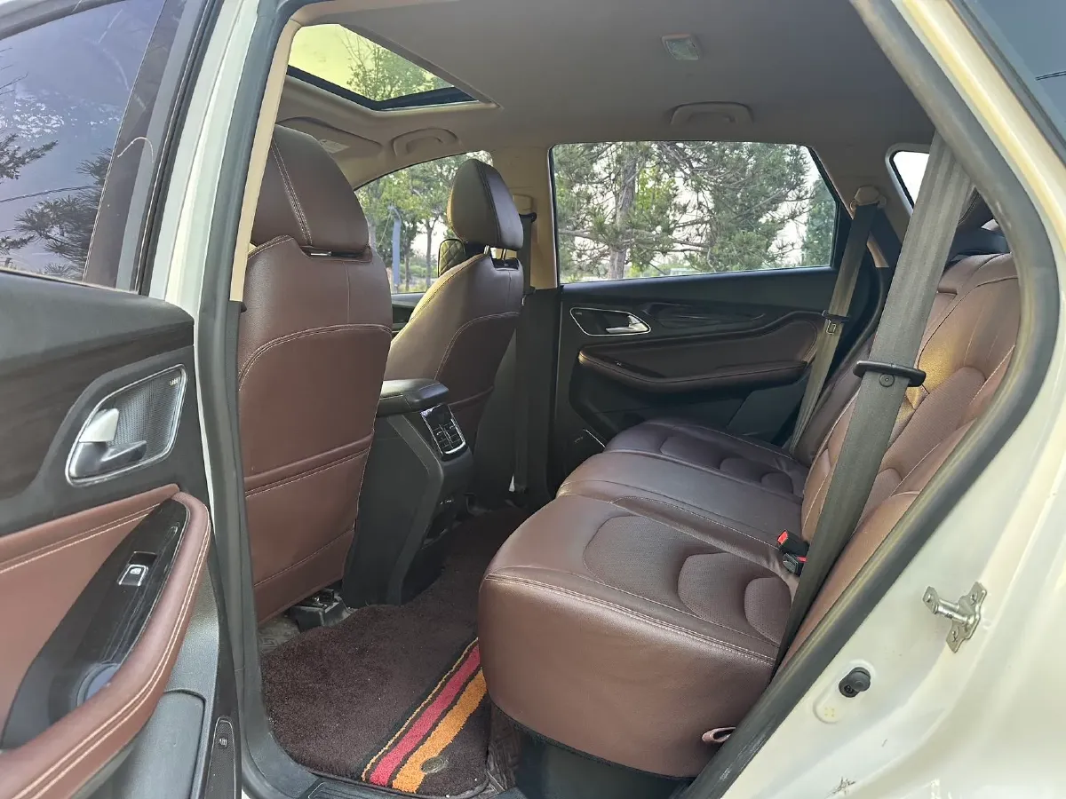 2017 BaoJun 560 1.5T 150HP L4 6DCT,autocango,china used car exporter,china ev exporter,chinese used car exporter,chinese used ev exporter