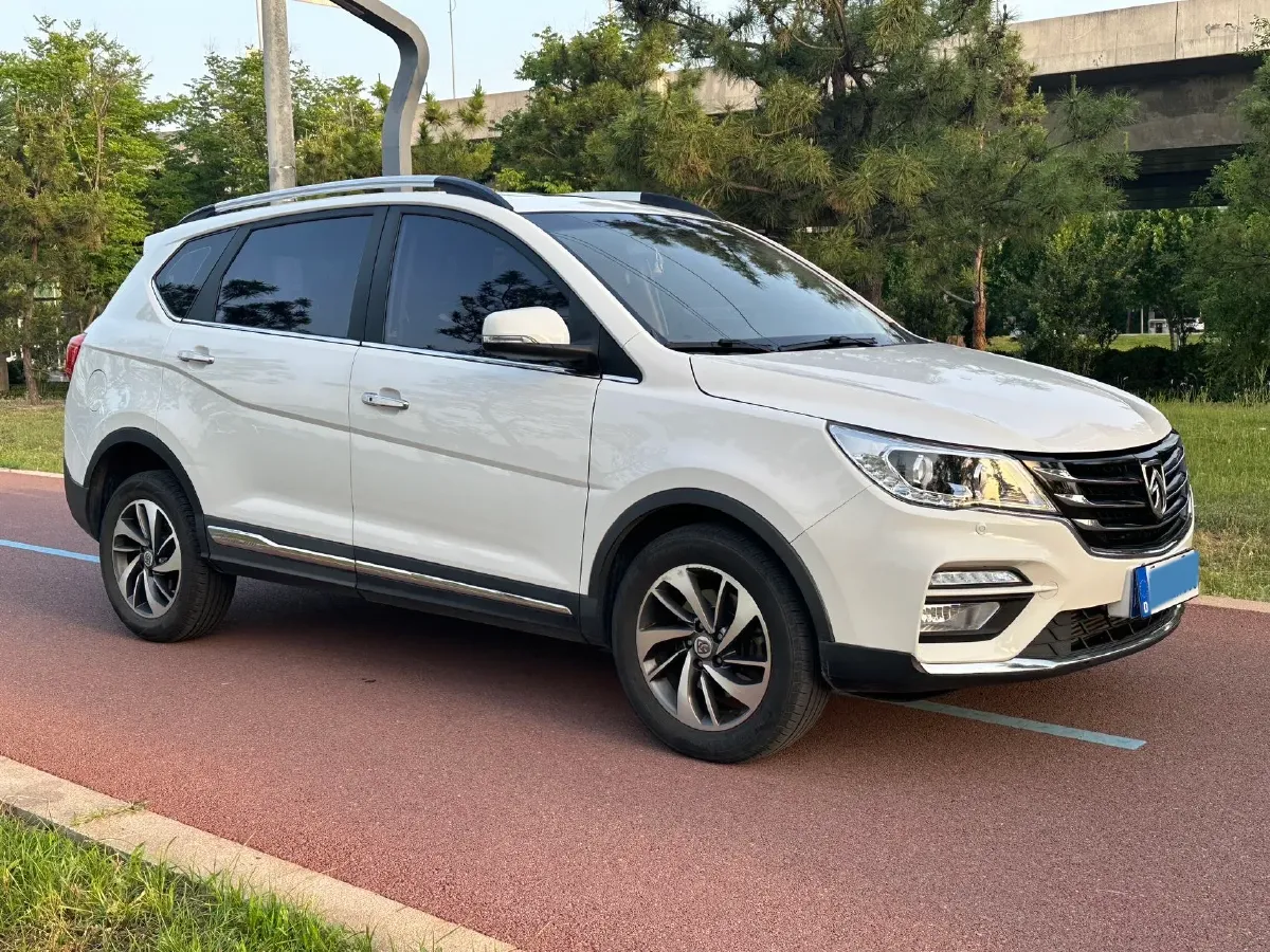 2017 BaoJun 560 1.5T 150HP L4 6DCT,autocango,china used car exporter,china ev exporter,chinese used car exporter,chinese used ev exporter