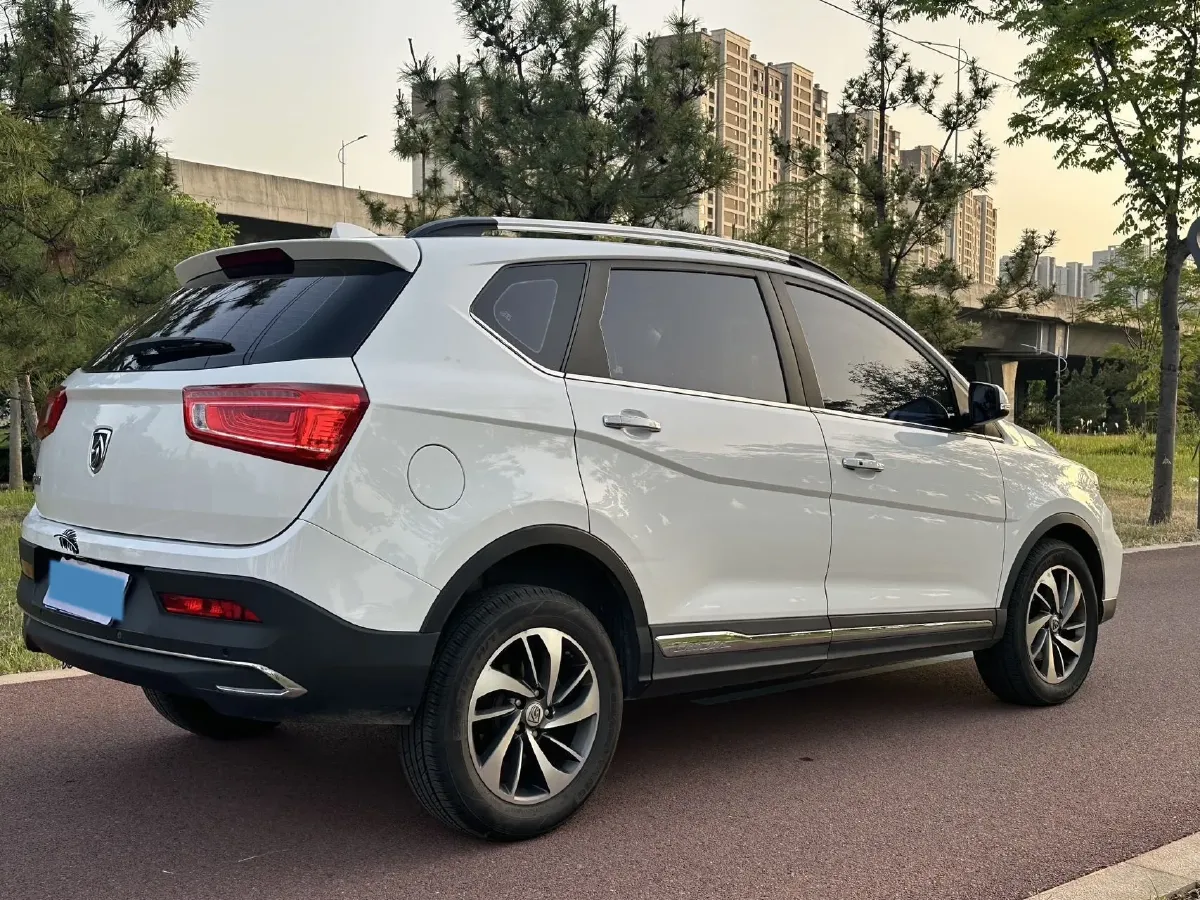 2017 BaoJun 560 1.5T 150HP L4 6DCT,autocango,china used car exporter,china ev exporter,chinese used car exporter,chinese used ev exporter
