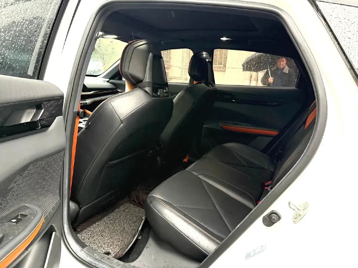 2022 ChangAn UNI-V 1.5T 188HP L4 7DCT,autocango,china used car exporter,china ev exporter,chinese used car exporter,chinese used ev exporter