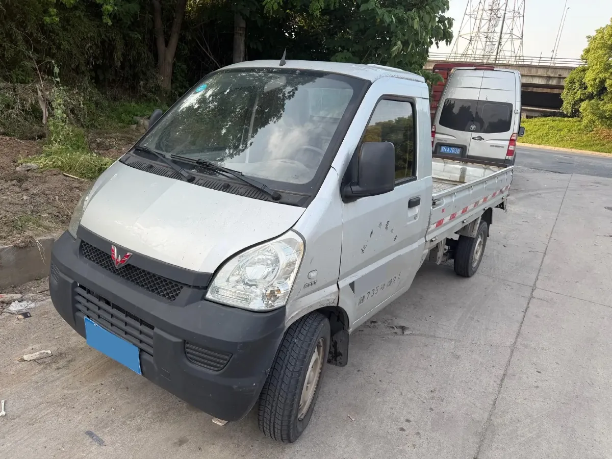 2018 WuLing RongGuang New Truck 1.5L 107HP L4 5MT,autocango,china used car exporter,china ev exporter,chinese used car exporter,chinese used ev exporter