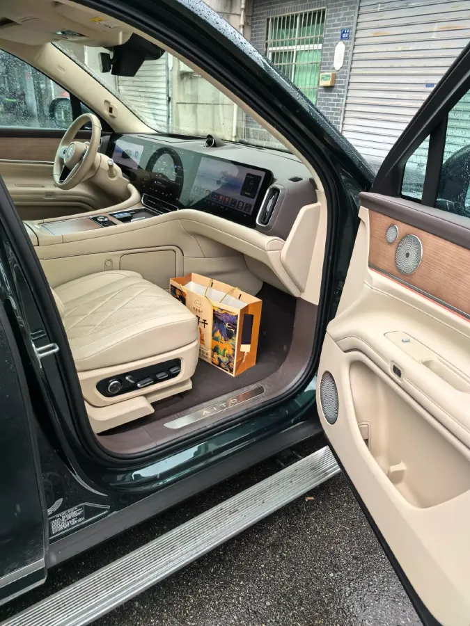 2024 AITO AITO M9 1.5T 152HP L4 REEV 42KWH,autocango,china used car exporter,china ev exporter,chinese used car exporter,chinese used ev exporter