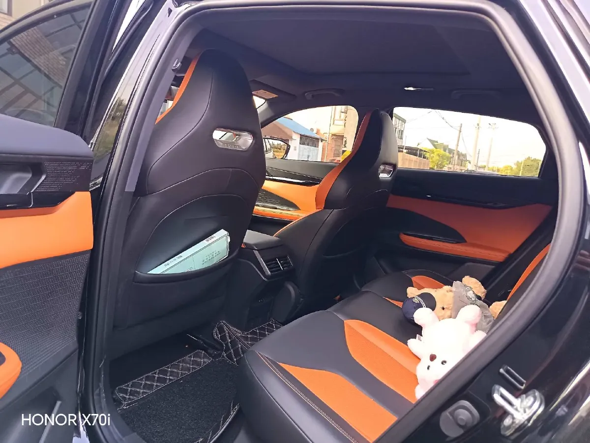 2023 ChangAn UNI-V 1.5T 188HP L4 7DCT,autocango,china used car exporter,china ev exporter,chinese used car exporter,chinese used ev exporter
