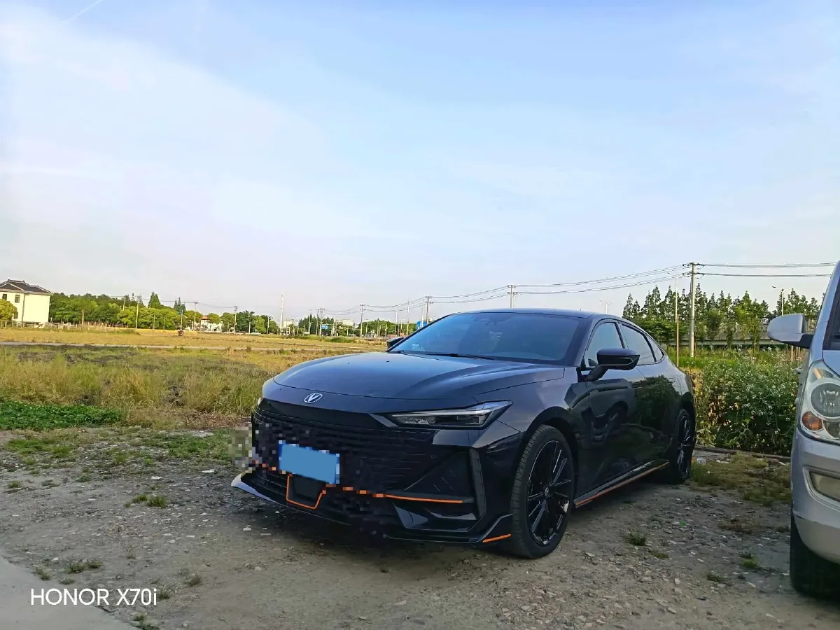 2023 ChangAn UNI-V 1.5T 188HP L4 7DCT,autocango,china used car exporter,china ev exporter,chinese used car exporter,chinese used ev exporter