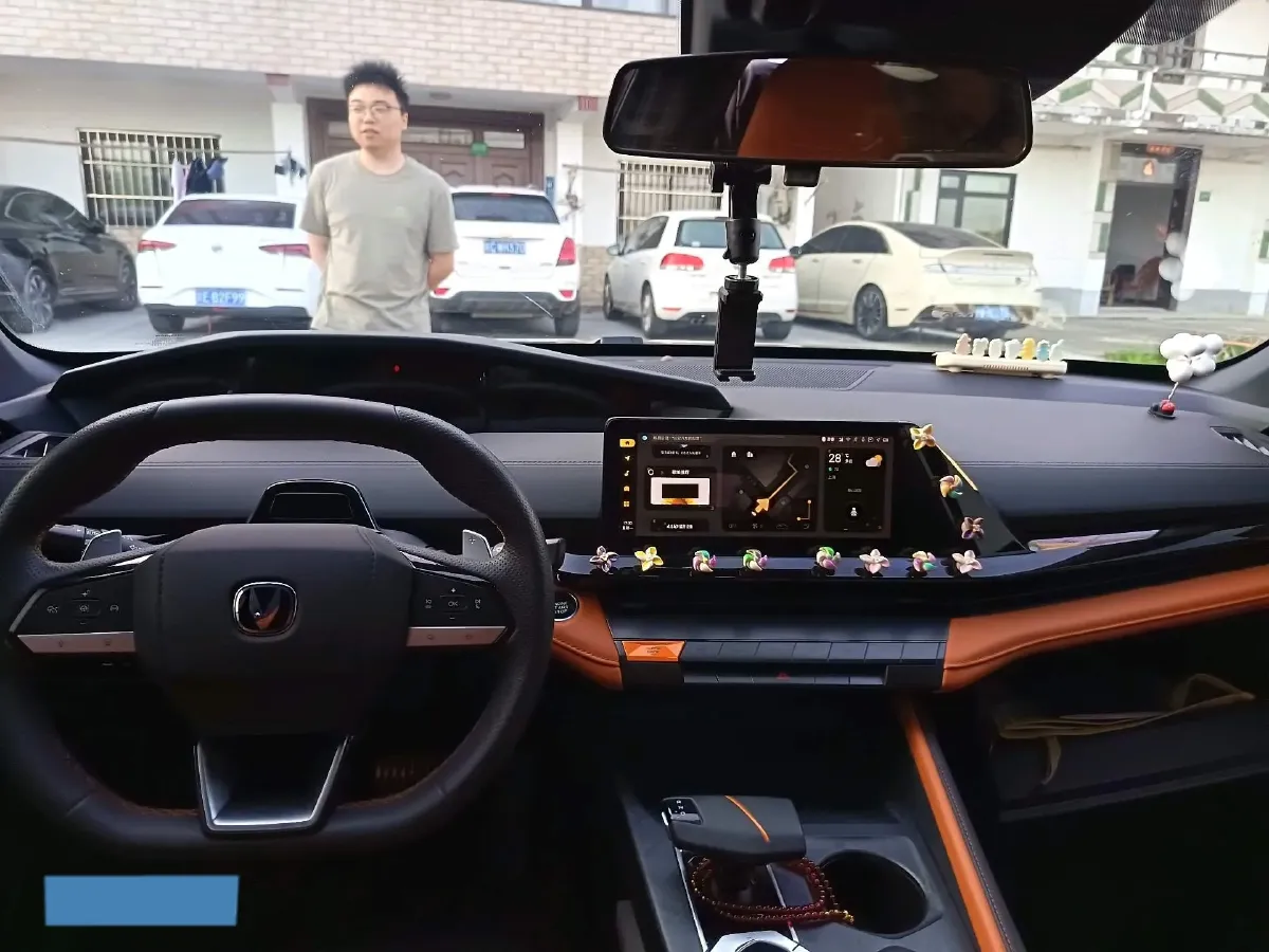 2023 ChangAn UNI-V 1.5T 188HP L4 7DCT,autocango,china used car exporter,china ev exporter,chinese used car exporter,chinese used ev exporter