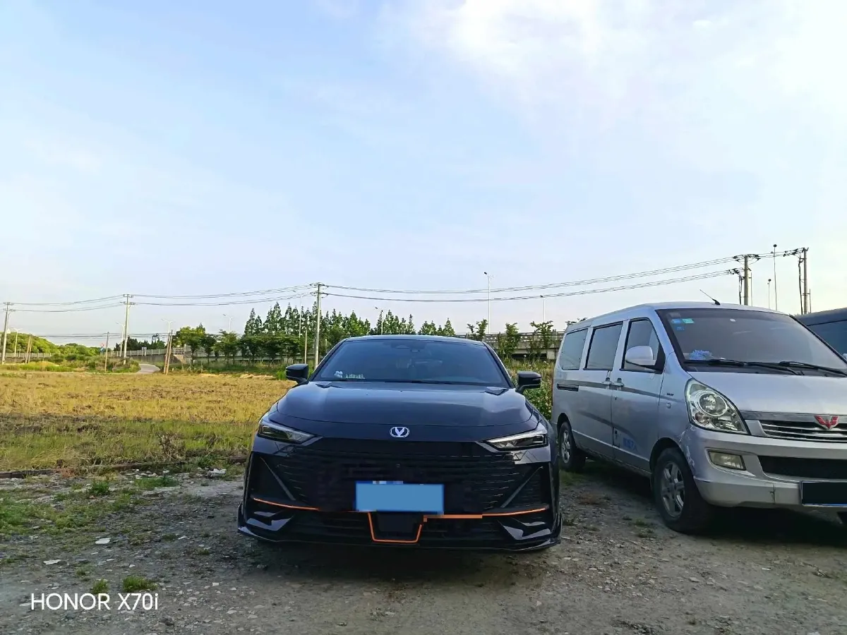 2023 ChangAn UNI-V 1.5T 188HP L4 7DCT,autocango,china used car exporter,china ev exporter,chinese used car exporter,chinese used ev exporter