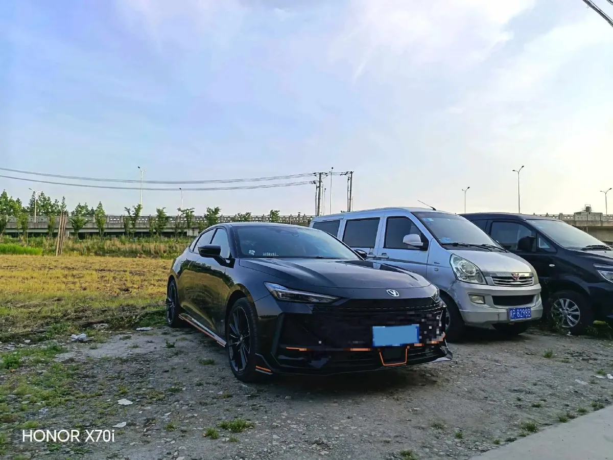 2023 ChangAn UNI-V 1.5T 188HP L4 7DCT,autocango,china used car exporter,china ev exporter,chinese used car exporter,chinese used ev exporter