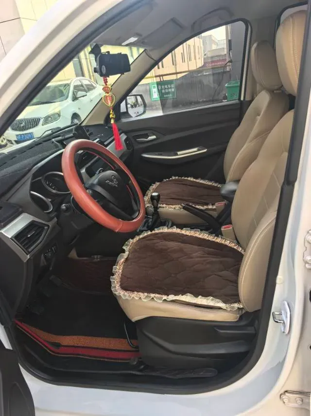 2021 WuLing RongGuang New Truck 1.5L 99HP L4 5MT,autocango,china used car exporter,china ev exporter,chinese used car exporter,chinese used ev exporter