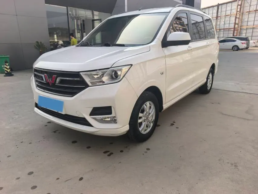 2021 WuLing RongGuang New Truck 1.5L 99HP L4 5MT,autocango,china used car exporter,china ev exporter,chinese used car exporter,chinese used ev exporter
