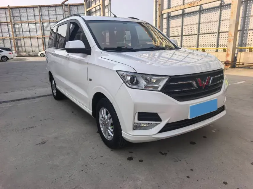 2021 WuLing RongGuang New Truck 1.5L 99HP L4 5MT,autocango,china used car exporter,china ev exporter,chinese used car exporter,chinese used ev exporter
