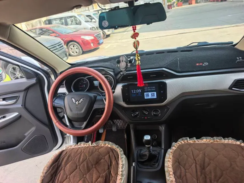 2021 WuLing RongGuang New Truck 1.5L 99HP L4 5MT,autocango,china used car exporter,china ev exporter,chinese used car exporter,chinese used ev exporter