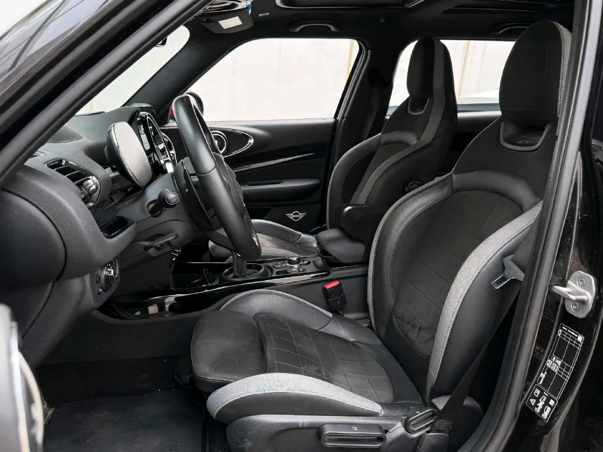 2022 MINI JCW CLUBMAN 2.0T 272HP L4 8AT,autocango,china used car exporter,china ev exporter,chinese used car exporter,chinese used ev exporter