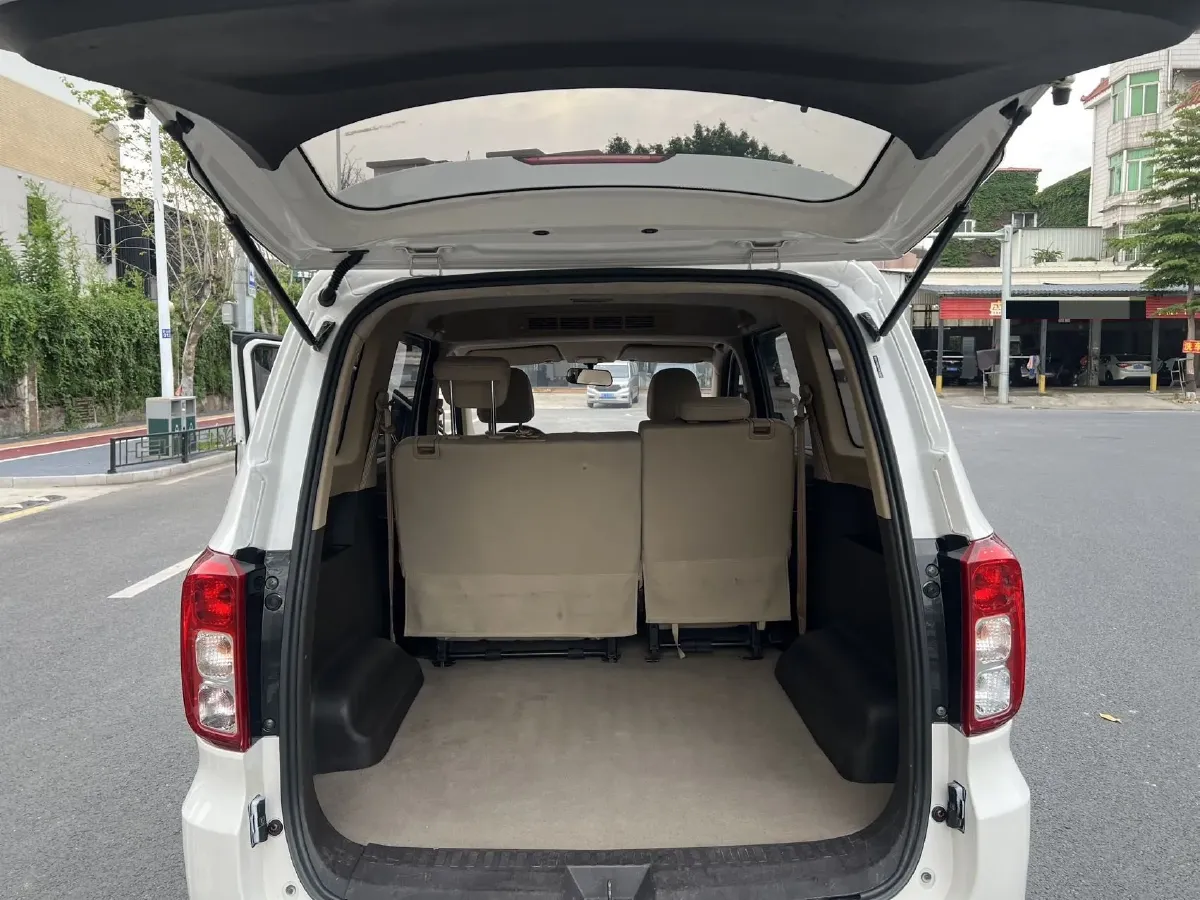 2019 WuLing HongGuang 1.5L 105HP L4 5MT,autocango,china used car exporter,china ev exporter,chinese used car exporter,chinese used ev exporter