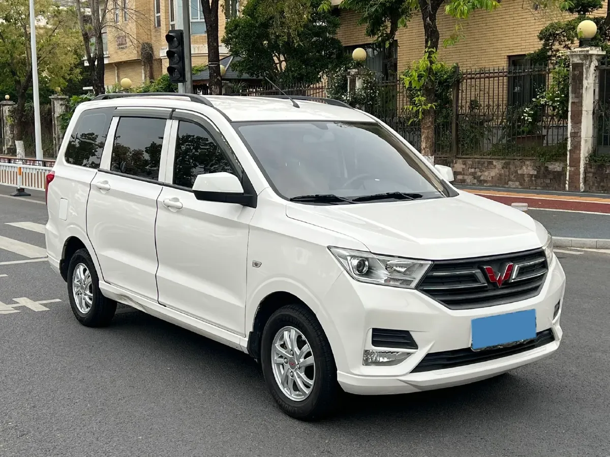 2019 WuLing HongGuang 1.5L 105HP L4 5MT,autocango,china used car exporter,china ev exporter,chinese used car exporter,chinese used ev exporter