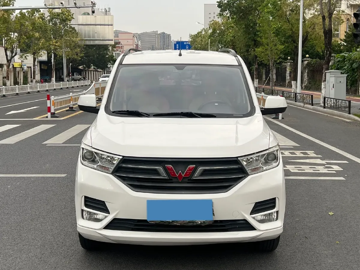 2019 WuLing HongGuang 1.5L 105HP L4 5MT,autocango,china used car exporter,china ev exporter,chinese used car exporter,chinese used ev exporter