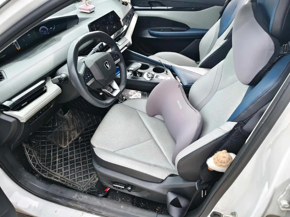 2023 ChangAn UNI-V iDD 1.5T 170HP L4 6TCT PHEV 18.4KWH,autocango,china used car exporter,china ev exporter,chinese used car exporter,chinese used ev exporter