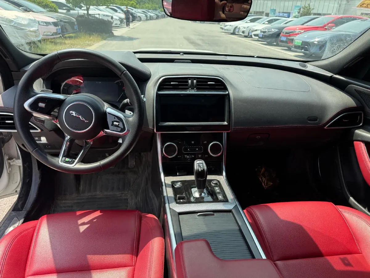 2020 Jaguar XEL 2.0T 200HP L4 8AT,autocango,china used car exporter,china ev exporter,chinese used car exporter,chinese used ev exporter