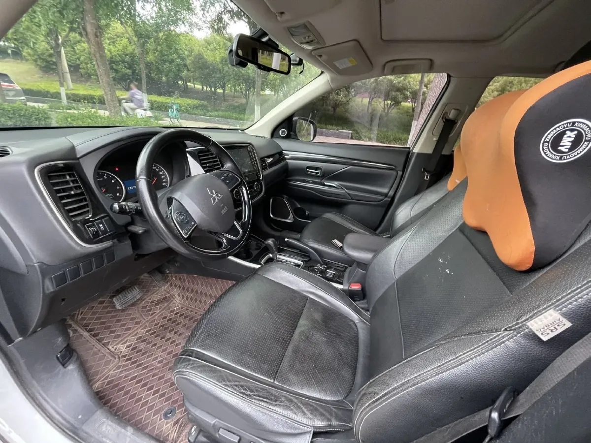 2018 Mitsubishi Outlander 2.0L 166HP L4 CVT,autocango,china used car exporter,china ev exporter,chinese used car exporter,chinese used ev exporter