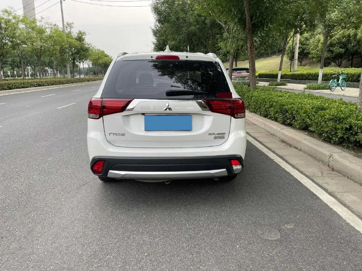 2018 Mitsubishi Outlander 2.0L 166HP L4 CVT,autocango,china used car exporter,china ev exporter,chinese used car exporter,chinese used ev exporter