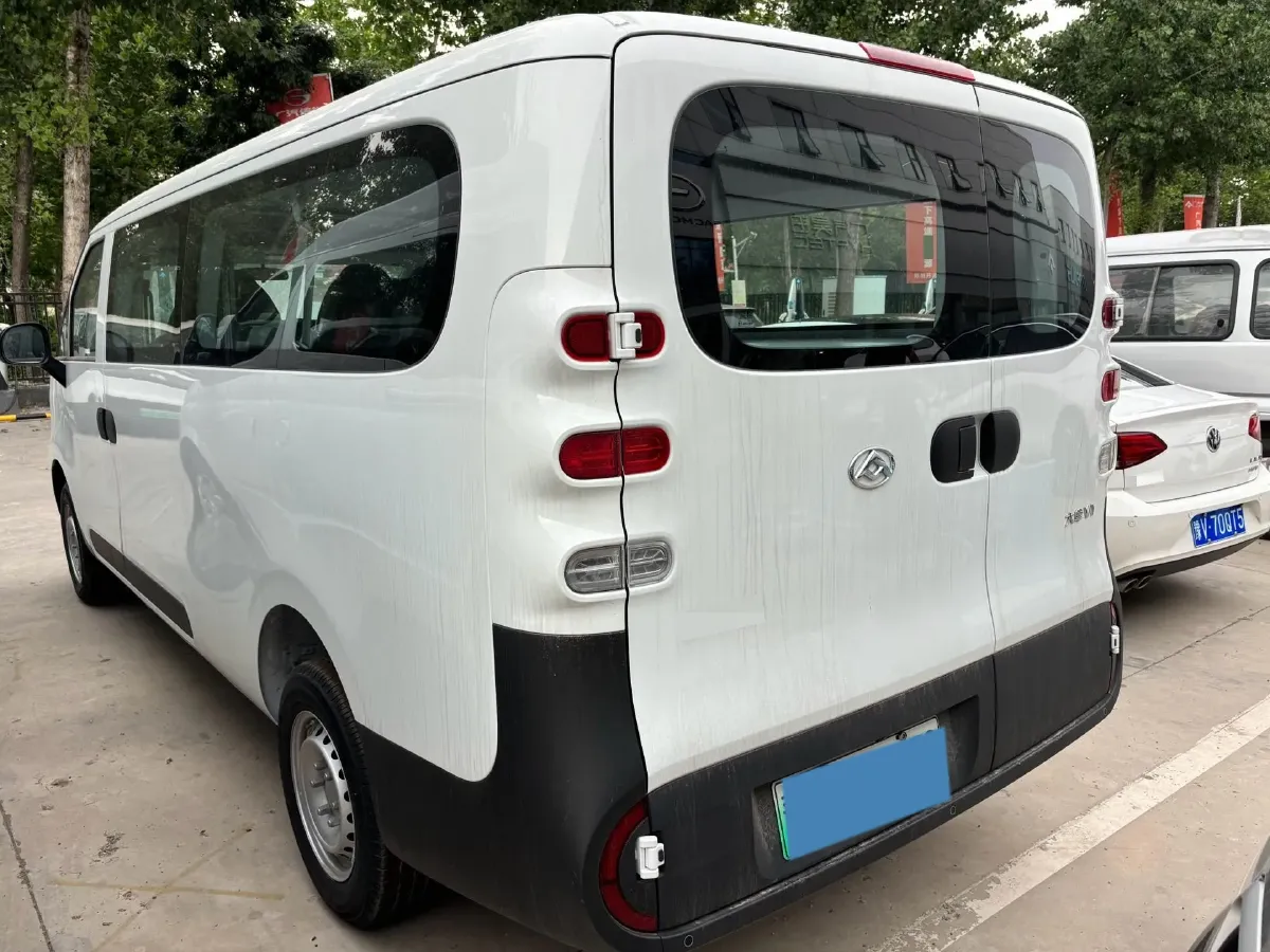 2025 MAXUS XinTu V70 2.0T 150HP L4 9AT,autocango,china used car exporter,china ev exporter,chinese used car exporter,chinese used ev exporter
