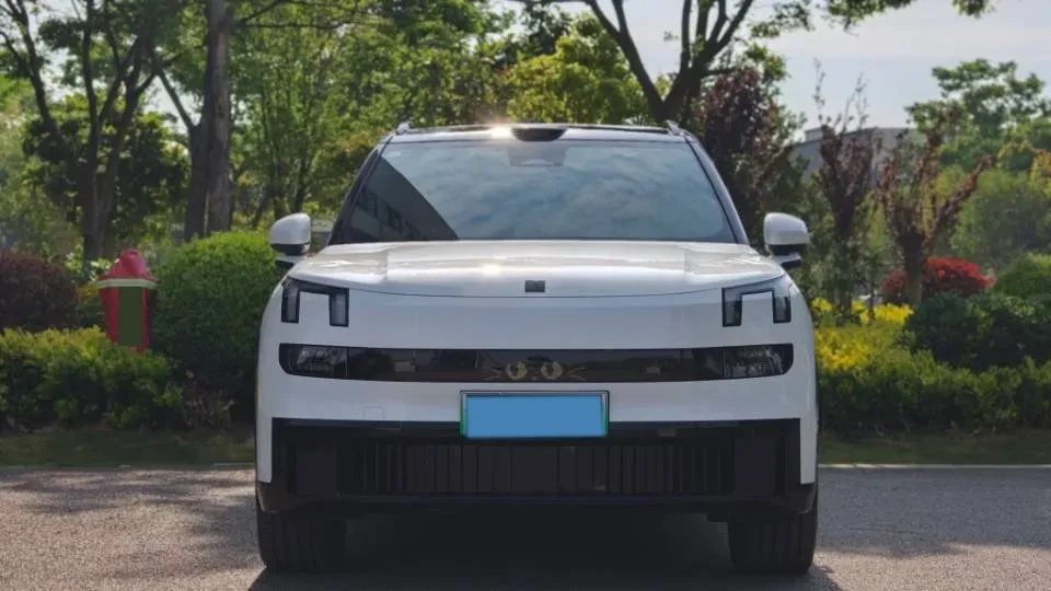 2025 LYNK&CO 900 1.5T 190HP L4 3DHT PHEV 43.3KWH,autocango,china used car exporter,china ev exporter,chinese used car exporter,chinese used ev exporter