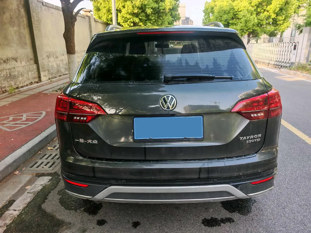 2019 Jeep Cherokee 2.0T 234HP L4 9AT,autocango,china used car exporter,china ev exporter,chinese used car exporter,chinese used ev exporter