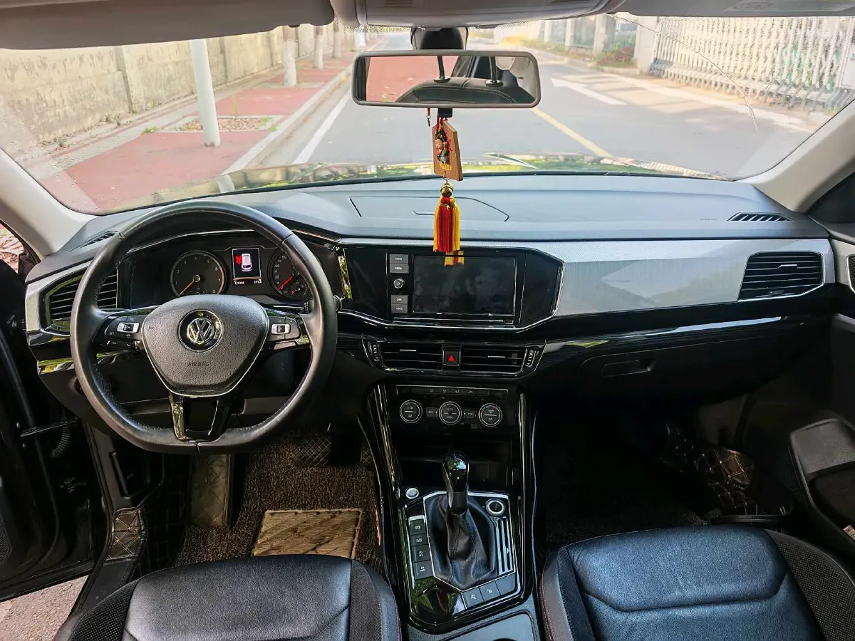 2019 Jeep Cherokee 2.0T 234HP L4 9AT,autocango,china used car exporter,china ev exporter,chinese used car exporter,chinese used ev exporter