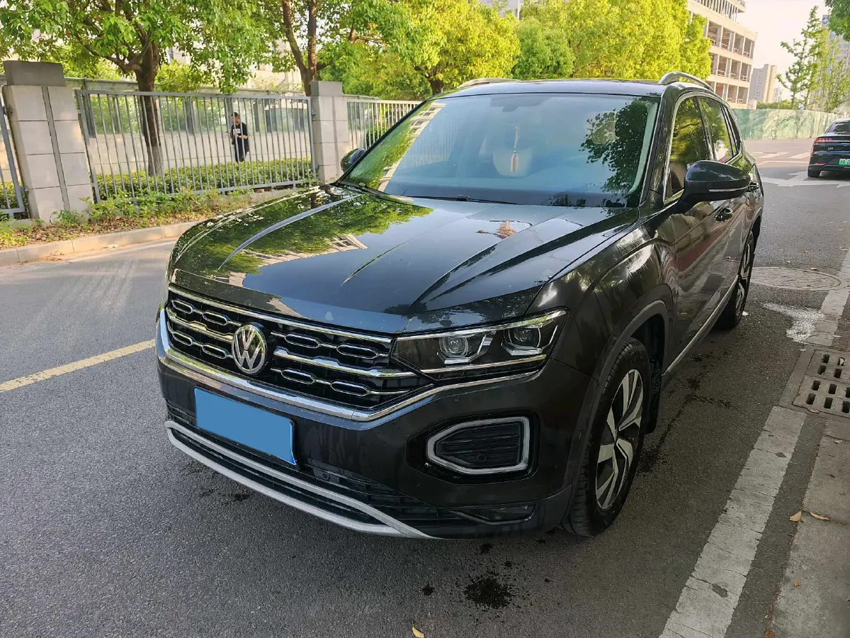 2019 Jeep Cherokee 2.0T 234HP L4 9AT,autocango,china used car exporter,china ev exporter,chinese used car exporter,chinese used ev exporter