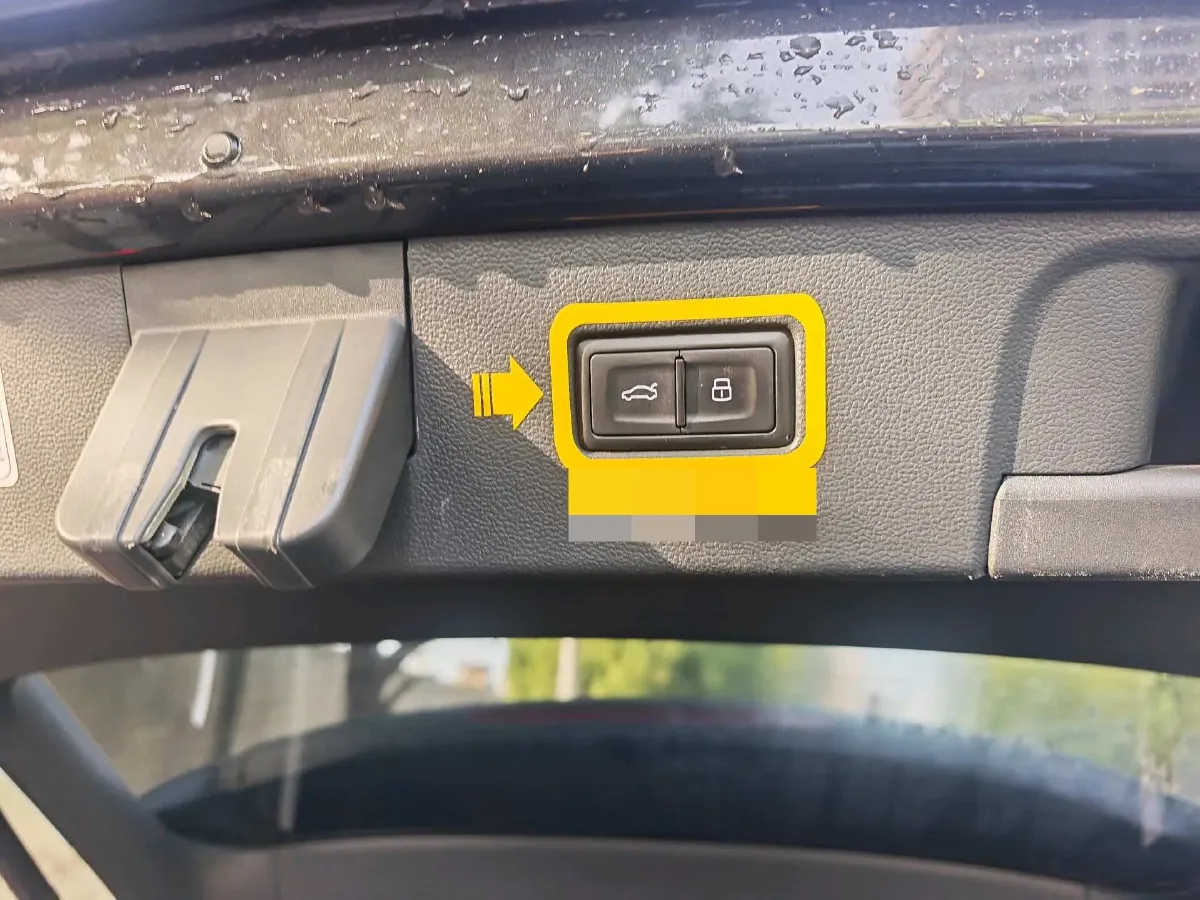 2019 Jeep Cherokee 2.0T 234HP L4 9AT,autocango,china used car exporter,china ev exporter,chinese used car exporter,chinese used ev exporter