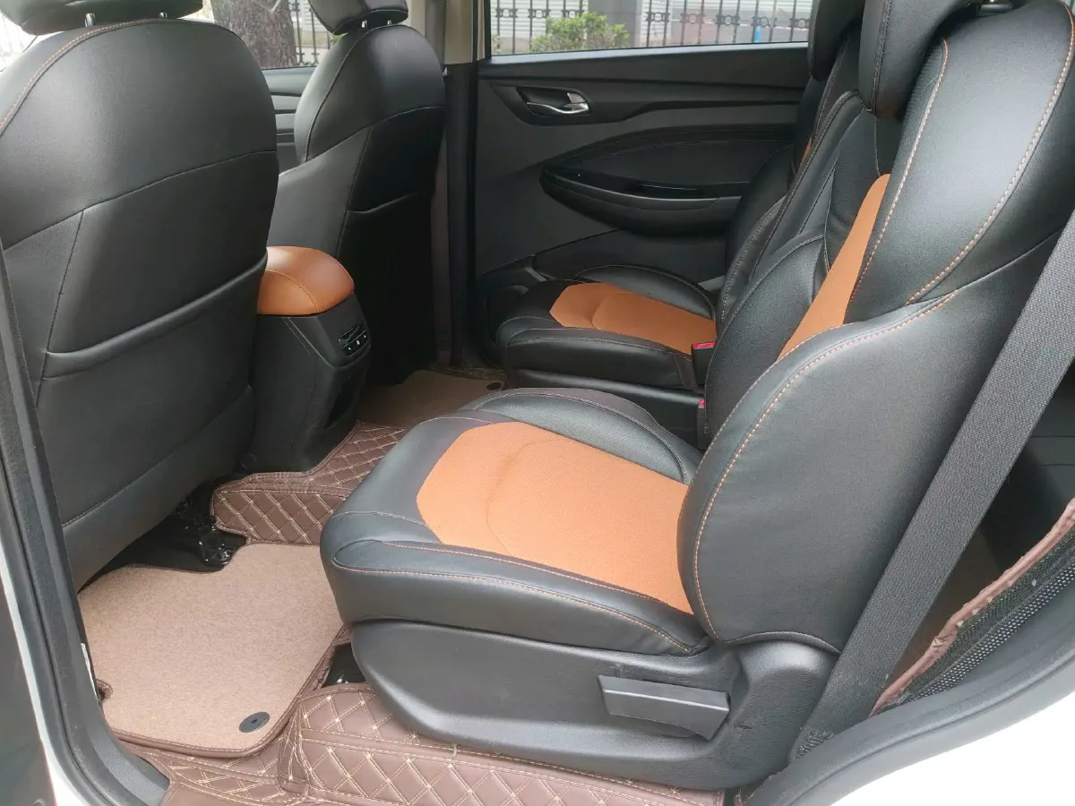 2019 WuLing HongGuang S3 1.5L 99HP L4 6MT,autocango,china used car exporter,china ev exporter,chinese used car exporter,chinese used ev exporter