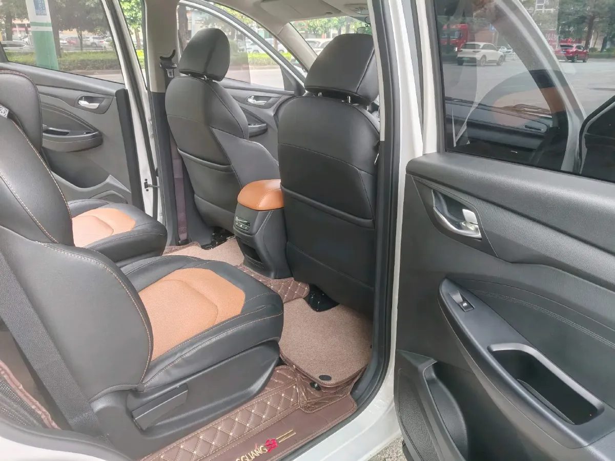 2019 WuLing HongGuang S3 1.5L 99HP L4 6MT,autocango,china used car exporter,china ev exporter,chinese used car exporter,chinese used ev exporter