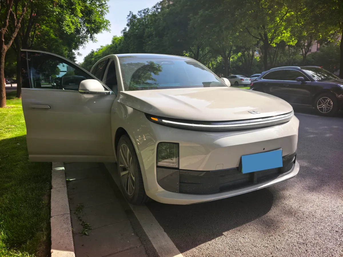 2024 Li L6 Range Extended 154HP L4 REEV 36.8KWH,autocango,china used car exporter,china ev exporter,chinese used car exporter,chinese used ev exporter