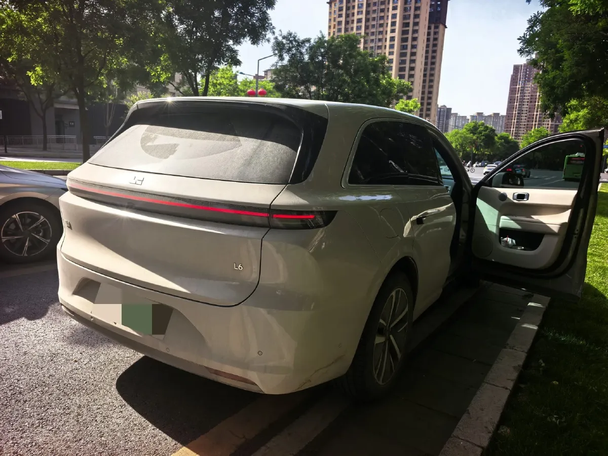 2024 Li L6 Range Extended 154HP L4 REEV 36.8KWH,autocango,china used car exporter,china ev exporter,chinese used car exporter,chinese used ev exporter