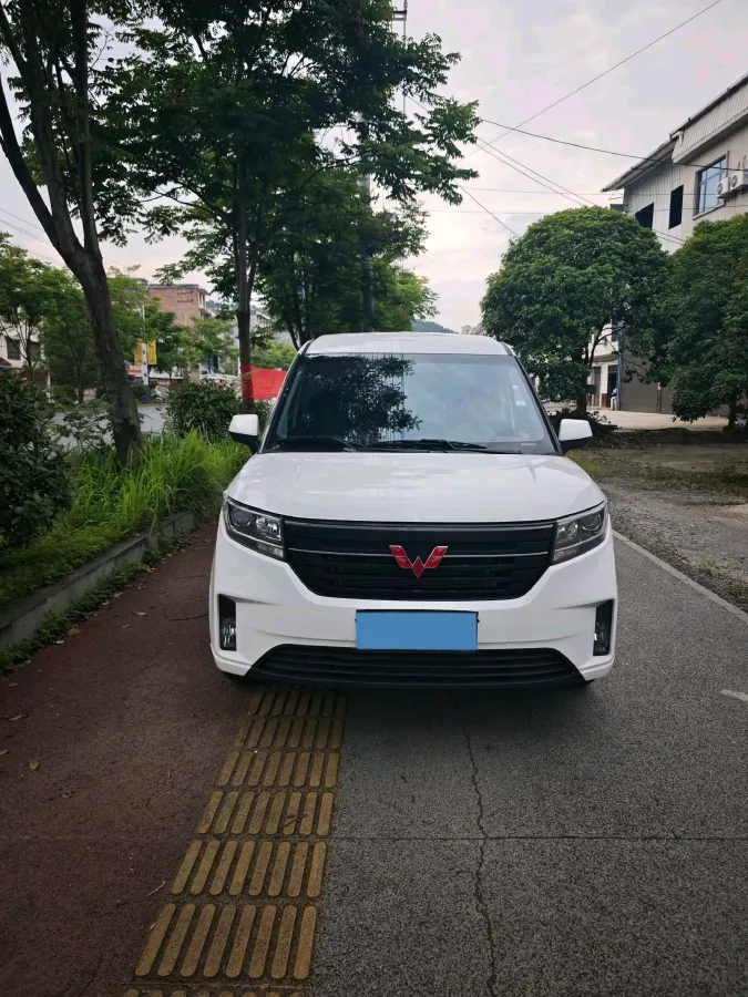 2021 WuLing ZhengChen 1.5T 147HP L4 6MT,autocango,china used car exporter,china ev exporter,chinese used car exporter,chinese used ev exporter