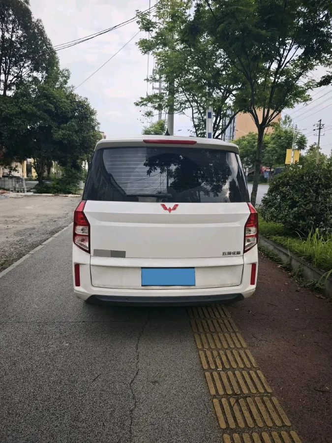 2021 WuLing ZhengChen 1.5T 147HP L4 6MT,autocango,china used car exporter,china ev exporter,chinese used car exporter,chinese used ev exporter