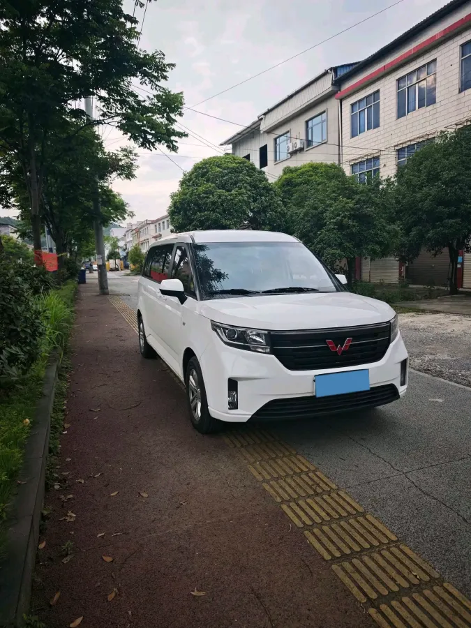 2021 WuLing ZhengChen 1.5T 147HP L4 6MT,autocango,china used car exporter,china ev exporter,chinese used car exporter,chinese used ev exporter