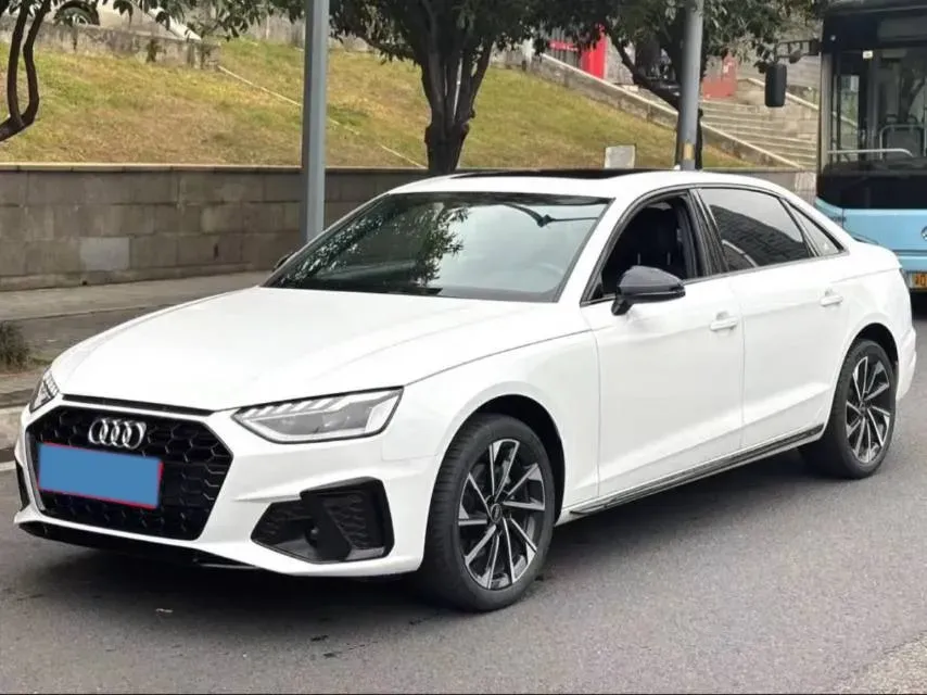 2023 Audi A4L 2.0T 190HP L4 7DCT,autocango,china used car exporter,china ev exporter,chinese used car exporter,chinese used ev exporter