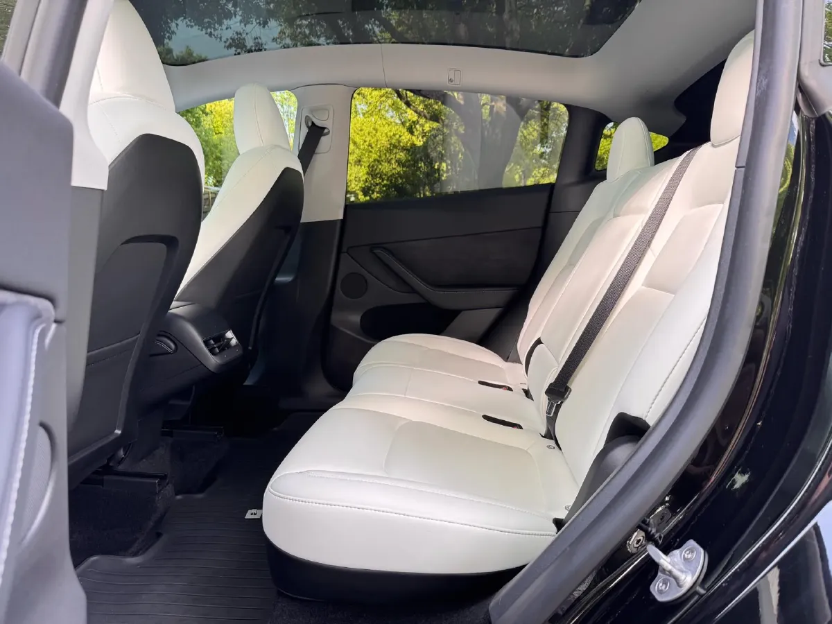 2022 Tesla Model Y BEV 60KWH,autocango,china used car exporter,china ev exporter,chinese used car exporter,chinese used ev exporter