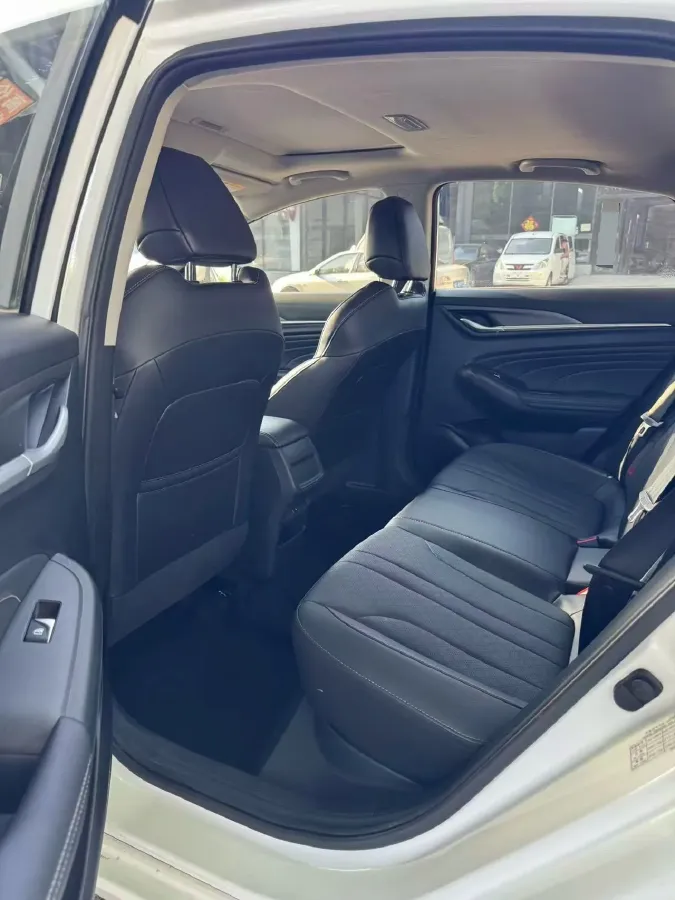 2020 ChangAn Eado 1.6L 128HP L4 5MT,autocango,china used car exporter,china ev exporter,chinese used car exporter,chinese used ev exporter