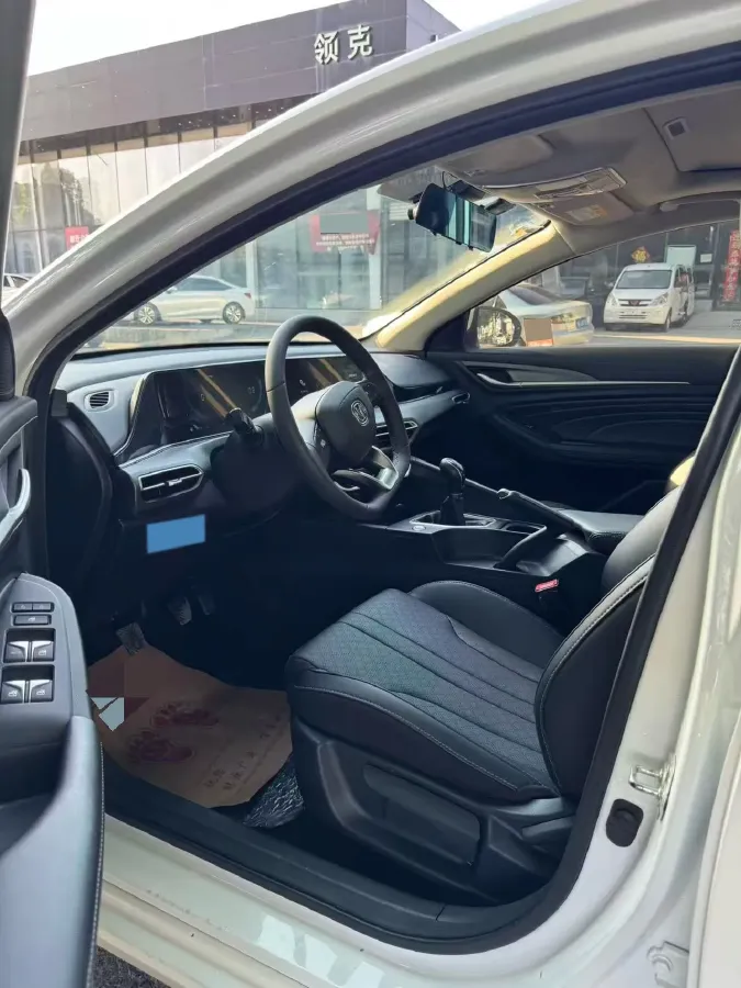 2020 ChangAn Eado 1.6L 128HP L4 5MT,autocango,china used car exporter,china ev exporter,chinese used car exporter,chinese used ev exporter
