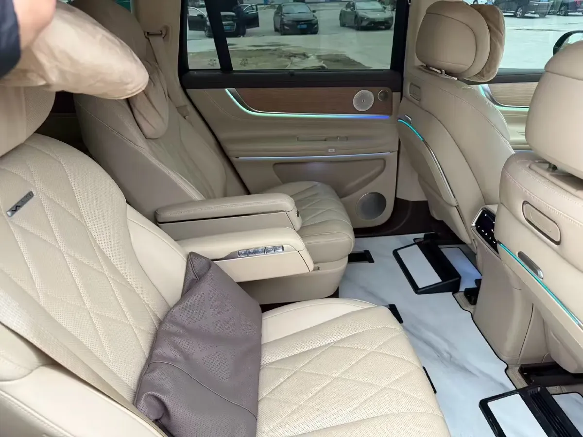 2024 AITO AITO M9 1.5T 152HP L4 REEV 42KWH,autocango,china used car exporter,china ev exporter,chinese used car exporter,chinese used ev exporter