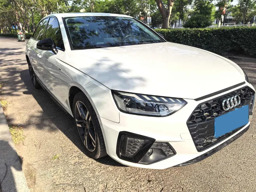 2023 Audi A4L 2.0T 190HP L4 7DCT,autocango,china used car exporter,china ev exporter,chinese used car exporter,chinese used ev exporter