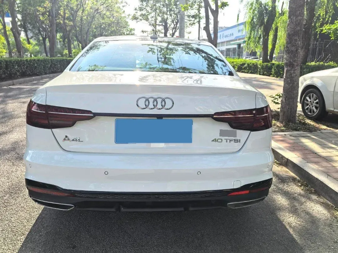 2023 Audi A4L 2.0T 190HP L4 7DCT,autocango,china used car exporter,china ev exporter,chinese used car exporter,chinese used ev exporter