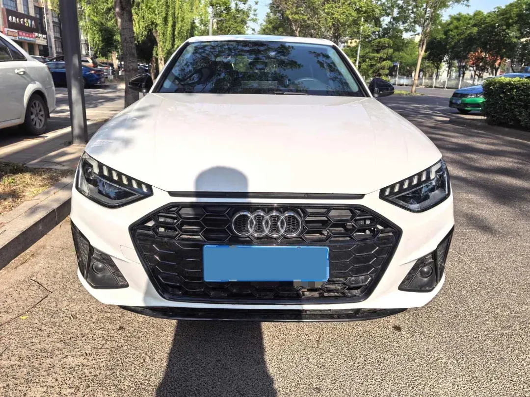 2023 Audi A4L 2.0T 190HP L4 7DCT,autocango,china used car exporter,china ev exporter,chinese used car exporter,chinese used ev exporter