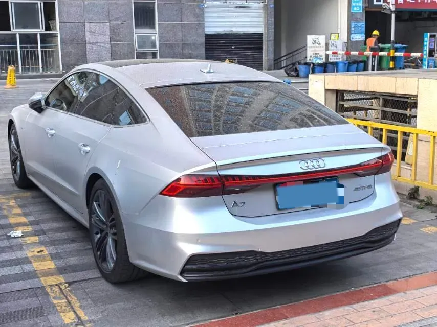 2023 Audi A7 2.0T 265HP L4 7DCT,autocango,china used car exporter,china ev exporter,chinese used car exporter,chinese used ev exporter