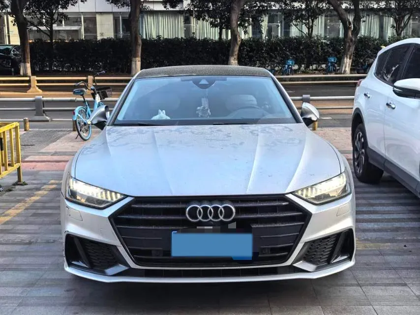 2023 Audi A7 2.0T 265HP L4 7DCT,autocango,china used car exporter,china ev exporter,chinese used car exporter,chinese used ev exporter