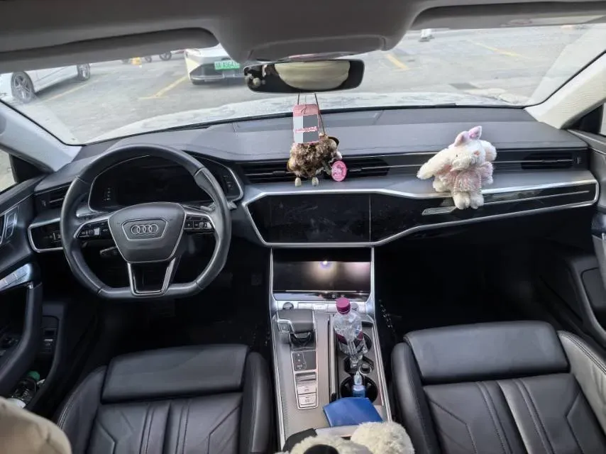 2023 Audi A7 2.0T 265HP L4 7DCT,autocango,china used car exporter,china ev exporter,chinese used car exporter,chinese used ev exporter