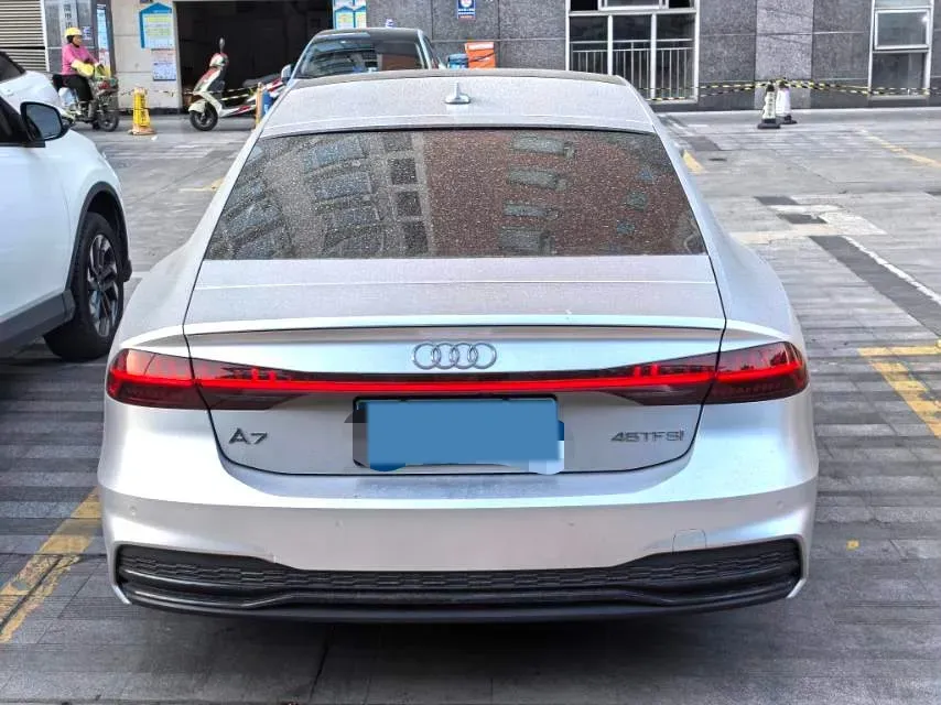 2023 Audi A7 2.0T 265HP L4 7DCT,autocango,china used car exporter,china ev exporter,chinese used car exporter,chinese used ev exporter