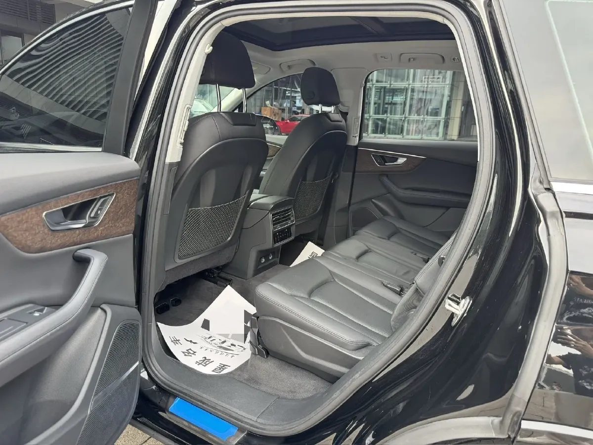 2023 Audi Q7 3.0T 340HP V6 8AT,autocango,china used car exporter,china ev exporter,chinese used car exporter,chinese used ev exporter